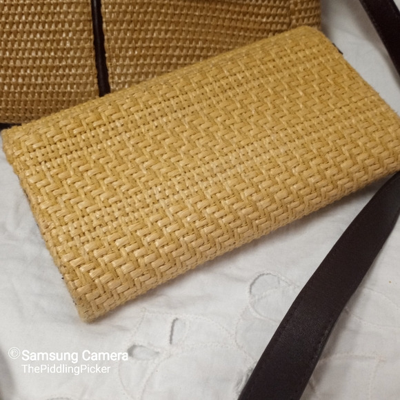 Etienne Aigner Purse with matching Wallet - Picture 13 of 16